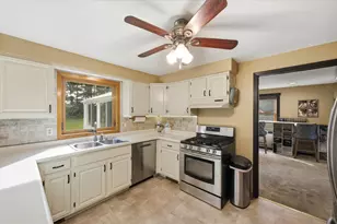 W1479 Meadow View Ct, Sheboygan, WI 53070 - Photo 12
