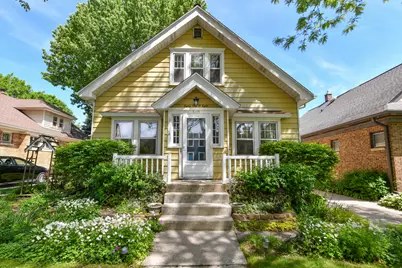 8108  Aberdeen Ct, Wauwatosa, WI 53213 - Photo 2