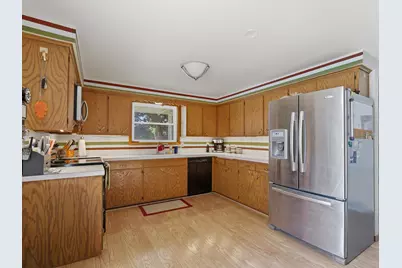 547 E Church St, Mishicot, WI 54228 - Photo 6
