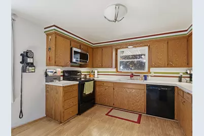 547 E Church St, Mishicot, WI 54228 - Photo 2