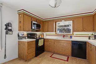547 E Church St, Mishicot, WI 54228 - Photo 2
