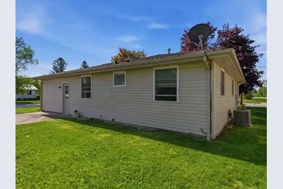 547 E Church St, Mishicot, WI 54228 - Photo 28