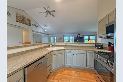 4870  Jamestown Pl, Barton, WI 53090 - Photo 8
