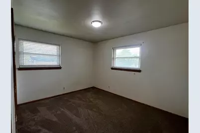 8708 W Villard Ave, Milwaukee, WI 53225 - Photo 10