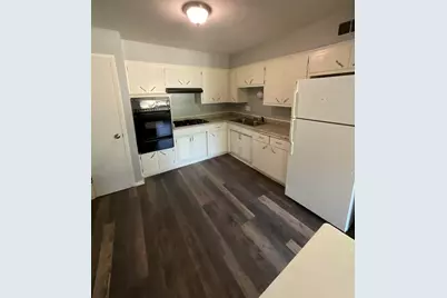 8708 W Villard Ave, Milwaukee, WI 53225 - Photo 14