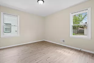 4944 N 91st St, Milwaukee, WI 53225 - Photo 18