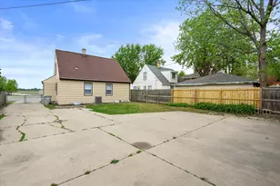 4944 N 91st St, Milwaukee, WI 53225 - Photo 32