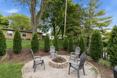5633  Bentwood Ln, Greendale, WI 53129 - Photo 30
