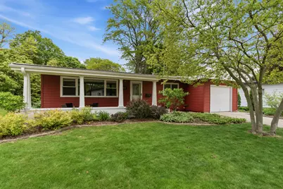 5633  Bentwood Ln, Greendale, WI 53129 - Photo 2