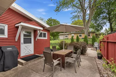 5633  Bentwood Ln, Greendale, WI 53129 - Photo 28