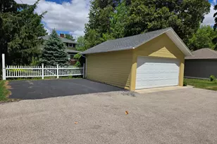 1122 Racine St, Delavan, WI 53115 - Photo 2