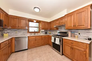 204 Judge Dr, Saukville, WI 53080 - Photo 8