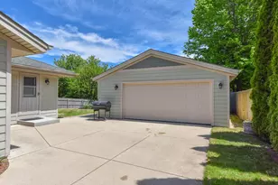 204 Judge Dr, Saukville, WI 53080 - Photo 24
