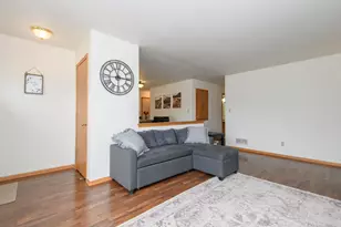 1510 Redtail Dr, Hartford, WI 53027 - Photo 4