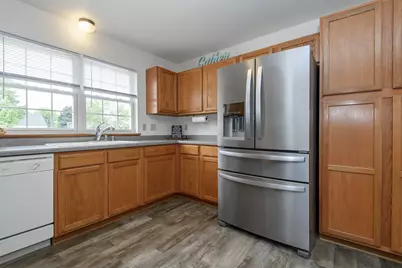 1510  Redtail Dr, Hartford, WI 53027 - Photo 8