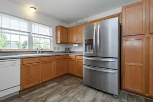 1510 Redtail Dr, Hartford, WI 53027 - Photo 8