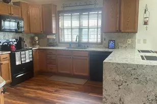 8791 S Clover Circle, Oak Creek, WI 53154 - Photo 14