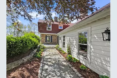 S43W34465  Forest Ct, Dousman, WI 53118 - Photo 4