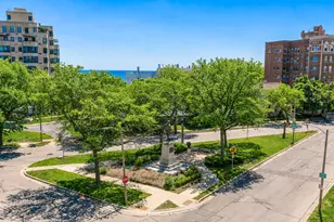1313 N Franklin Pl, Milwaukee, WI 53202 - Photo 16