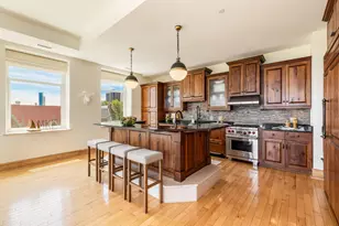 1313 N Franklin Pl, Milwaukee, WI 53202 - Photo 12