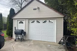 1016 N 10th St, Manitowoc, WI 54220 - Photo 6