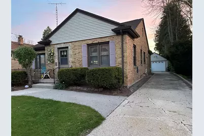 1016 N 10th St, Manitowoc, WI 54220 - Photo 2