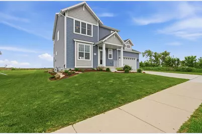 809 S Musket Ridge Dr, Sun Prairie, WI 53590 - Photo 2
