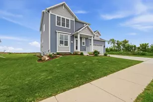 809 S Musket Ridge Dr, Sun Prairie, WI 53590 - Photo 2
