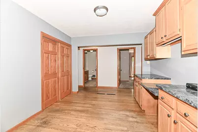 9061 S 83rd St, Franklin, WI 53132 - Photo 14