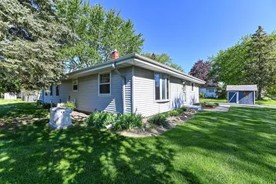 9061 S 83rd St, Franklin, WI 53132 - Photo 6