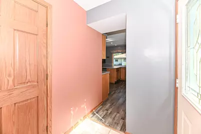 9061 S 83rd St, Franklin, WI 53132 - Photo 8
