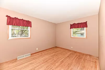 9061 S 83rd St, Franklin, WI 53132 - Photo 24