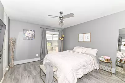 11926 W Mill Rd #4, Milwaukee, WI 53225 - Photo 12