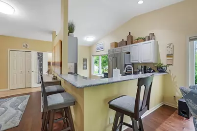 533  White Oak Trl, Hartland, WI 53029 - Photo 10