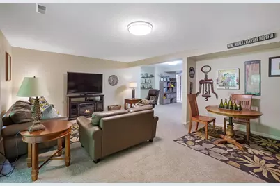 533  White Oak Trl, Hartland, WI 53029 - Photo 24