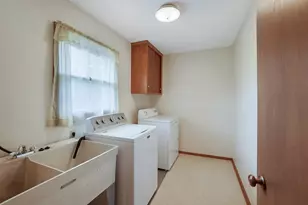 12920 W Crawford Dr, New Berlin, WI 53151 - Photo 14