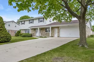 12920 W Crawford Dr, New Berlin, WI 53151 - Photo 2