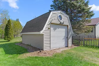 2350 E Sandy Acre Rd, West Bend, WI 53090 - Photo 42
