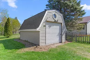 2350 E Sandy Acre Rd, West Bend, WI 53090 - Photo 42