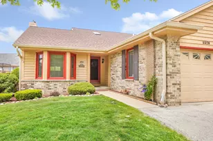 5320 S Cambridge Ln, Greenfield, WI 53221 - Photo 4