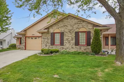 5320 S Cambridge Ln, Greenfield, WI 53221 - Photo 2