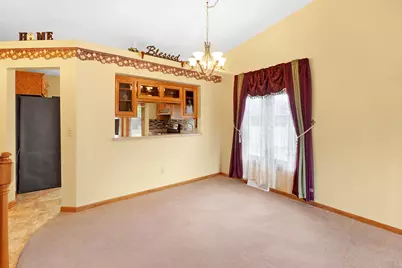 5320 S Cambridge Ln, Greenfield, WI 53221 - Photo 8