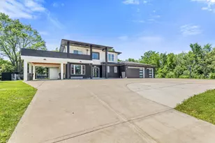 7341 S 76th St, Franklin, WI 53132 - Photo 16