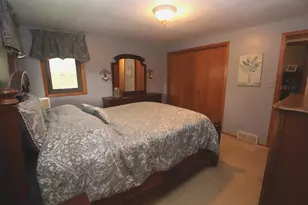 2104 Camelot Blvd, Sheboygan, WI 53081 - Photo 10