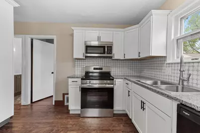 547 S Oak Park Ct, Milwaukee, WI 53214 - Photo 10