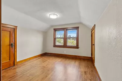 547 S Oak Park Ct, Milwaukee, WI 53214 - Photo 6