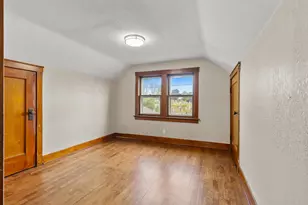 547 S Oak Park Ct, Milwaukee, WI 53214 - Photo 6