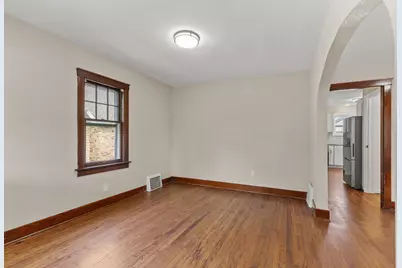 547 S Oak Park Ct, Milwaukee, WI 53214 - Photo 18