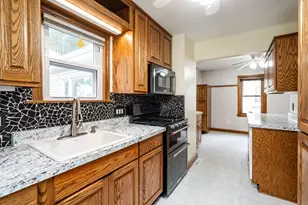 3535 S Pine Ave, Milwaukee, WI 53207 - Photo 10