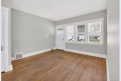 2335  Olive St, Racine, WI 53403 - Photo 6